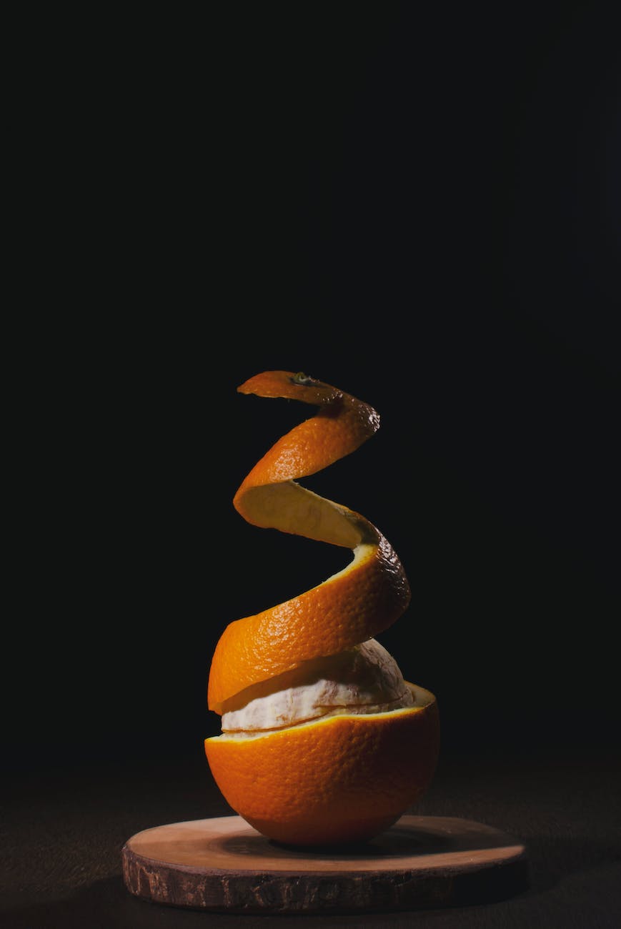 Citrus Sensations: Elevating Prohibition-Era Cocktails with Lemon, Lime, and Orange